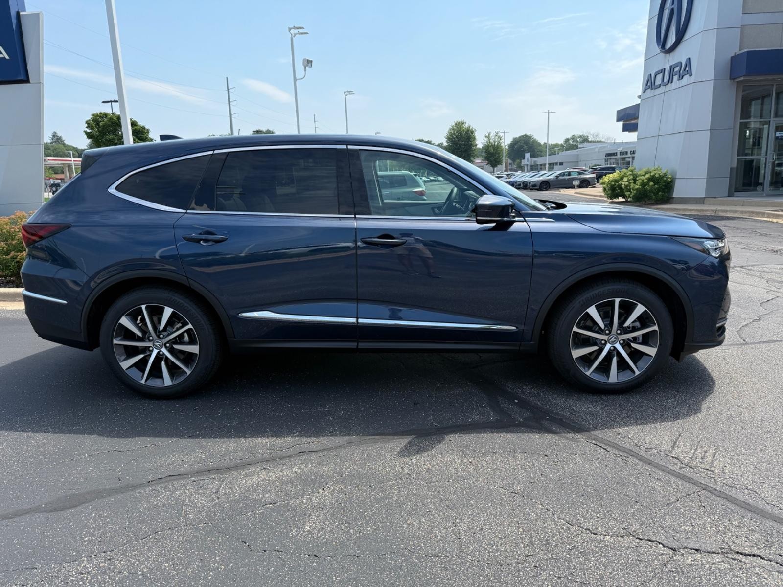 Acura MDX Vehicle Image 02