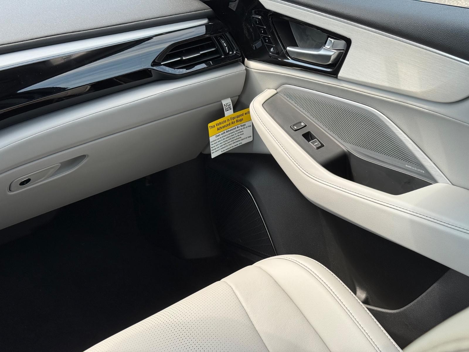 Acura MDX Vehicle Image 10
