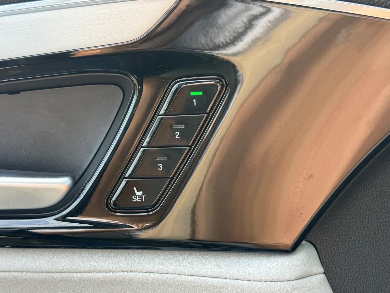 Acura MDX Vehicle Image 11