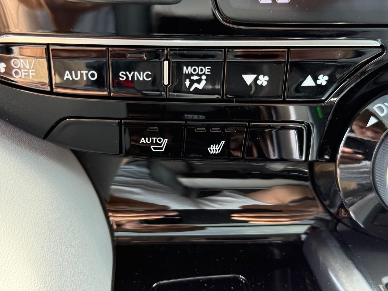 Acura MDX Vehicle Image 15