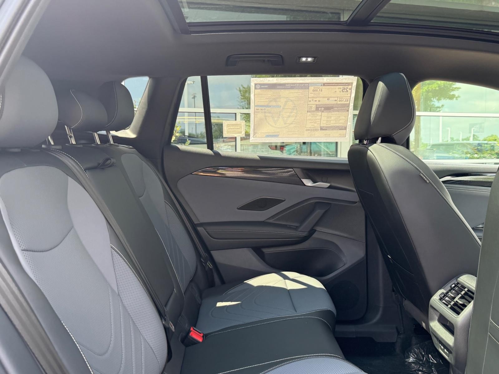 Volkswagen Tiguan Vehicle Image 05