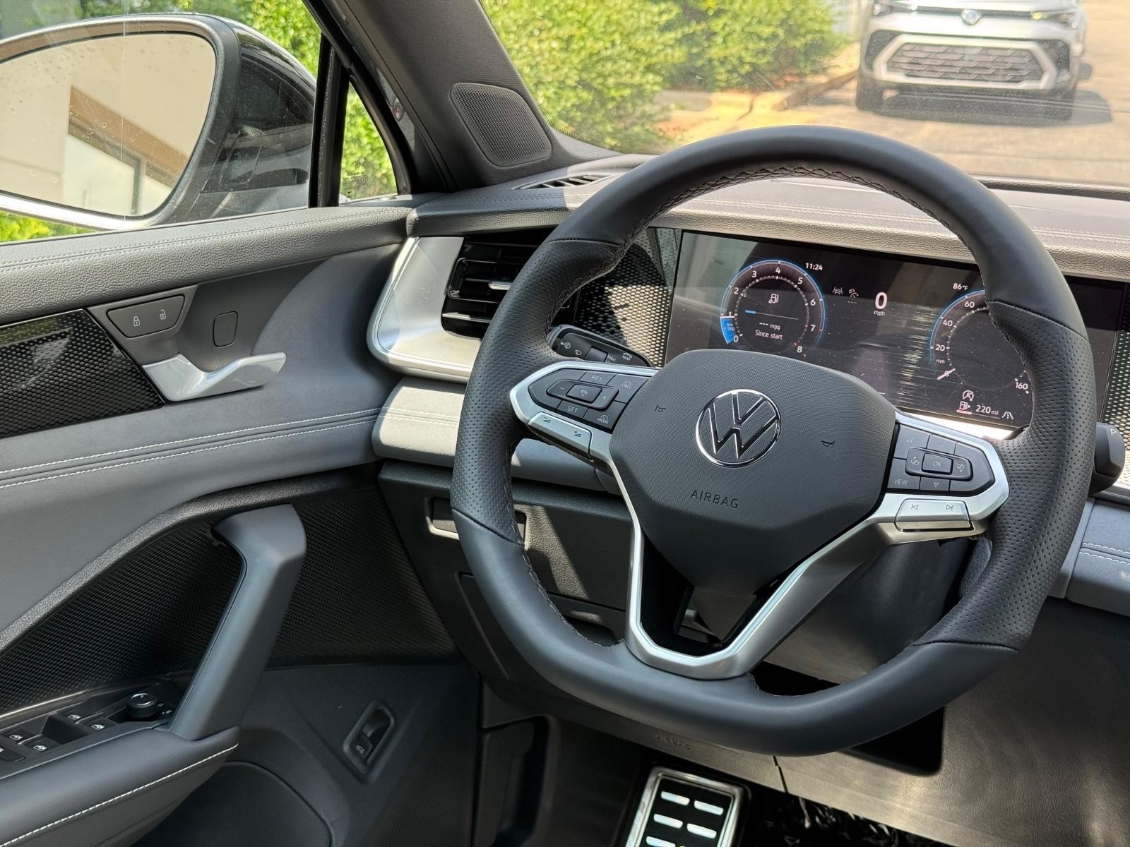 Volkswagen Tiguan Vehicle Image 08