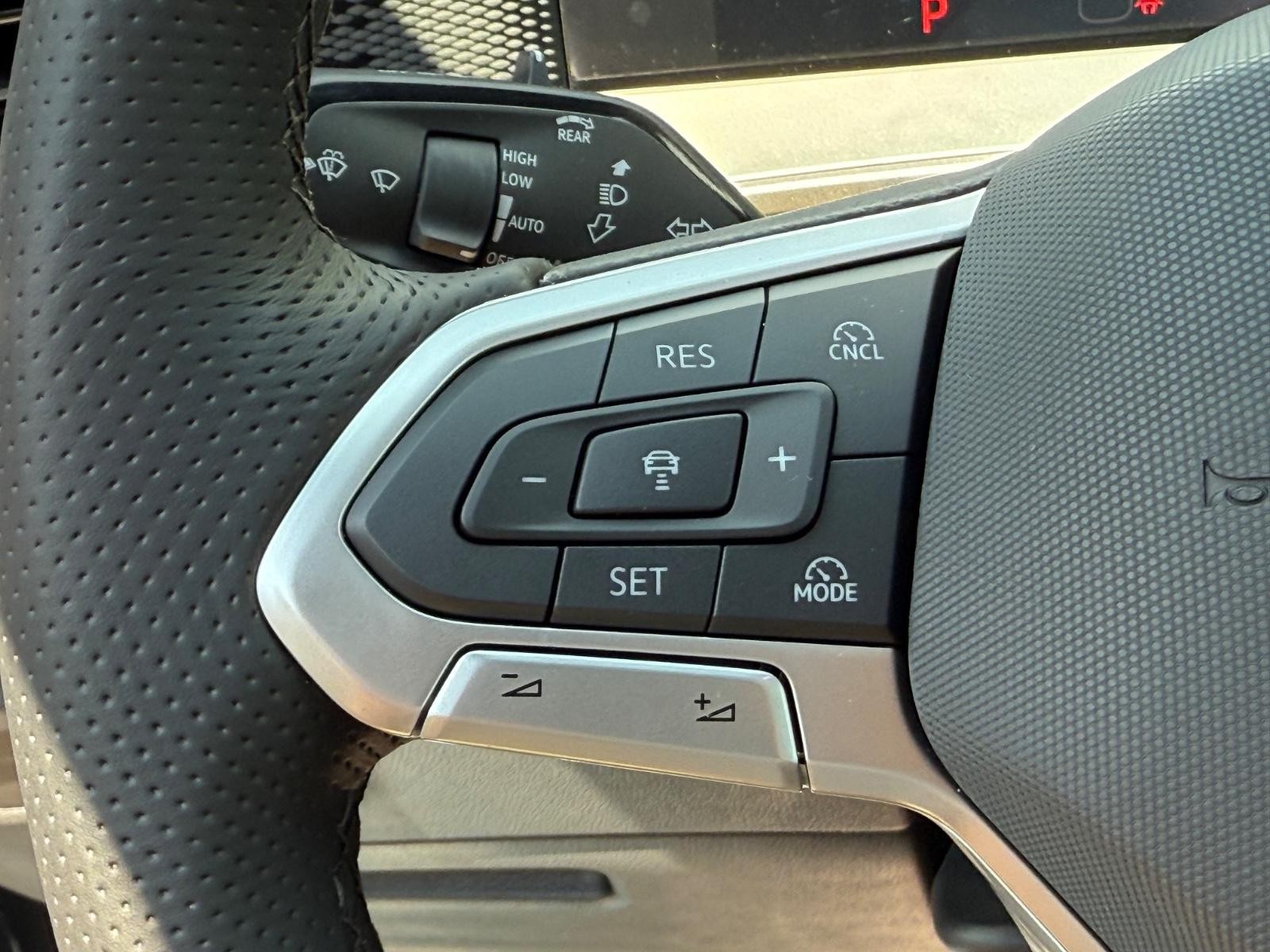 Volkswagen Tiguan Vehicle Image 10
