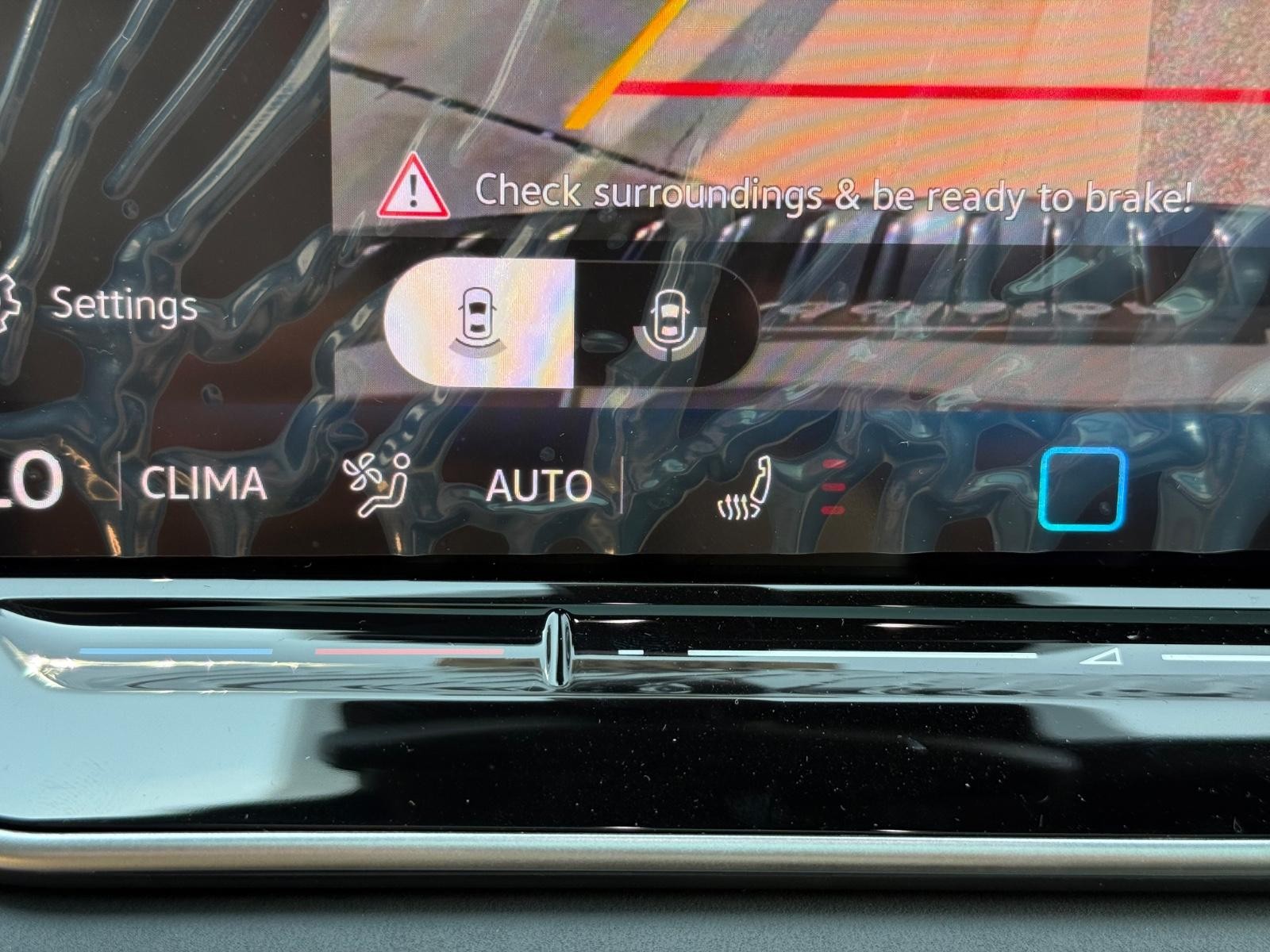 Volkswagen Tiguan Vehicle Image 13