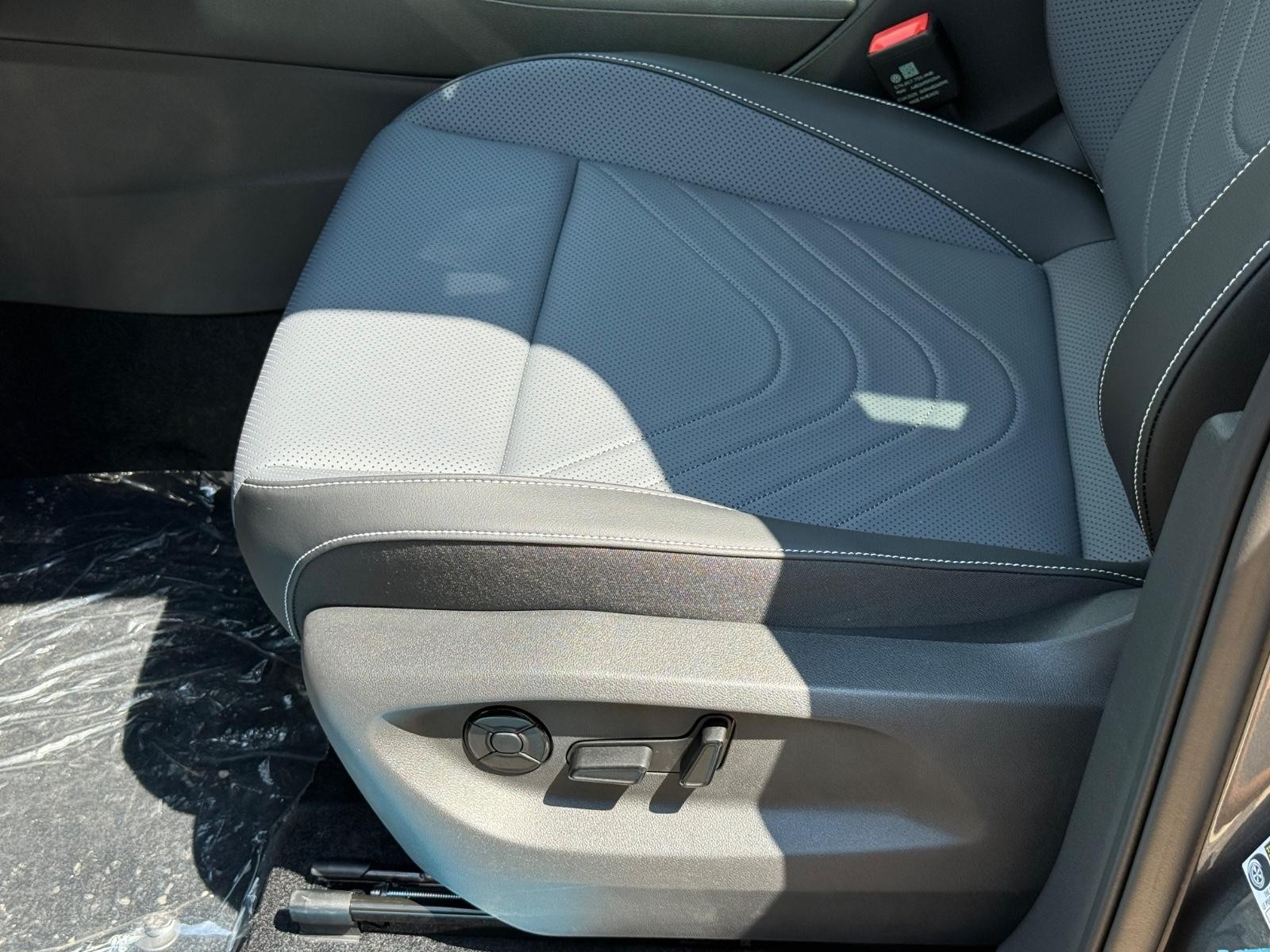 Volkswagen Tiguan Vehicle Image 15