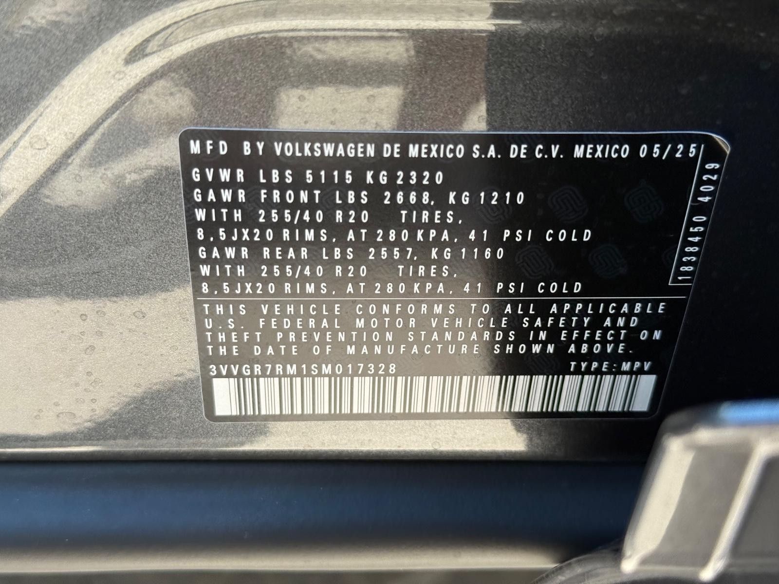 Volkswagen Tiguan Vehicle Image 16