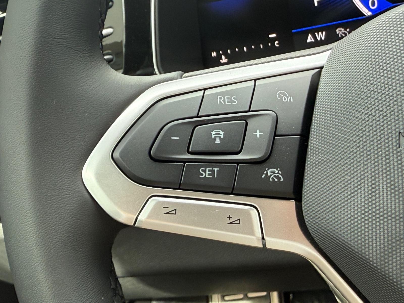 Volkswagen Jetta Vehicle Image 11