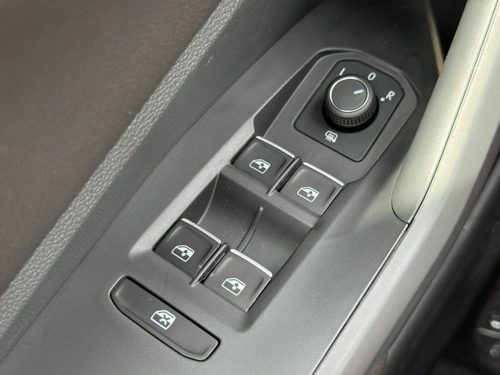 Volkswagen Jetta Vehicle Image 15