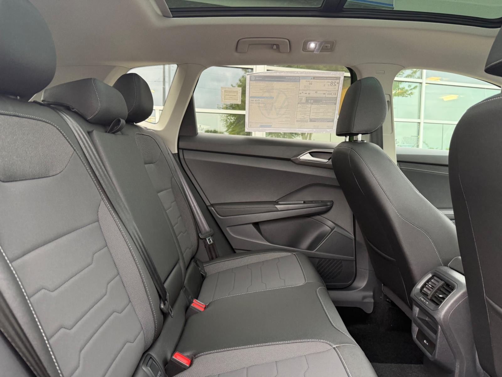 Volkswagen Taos Vehicle Image 05