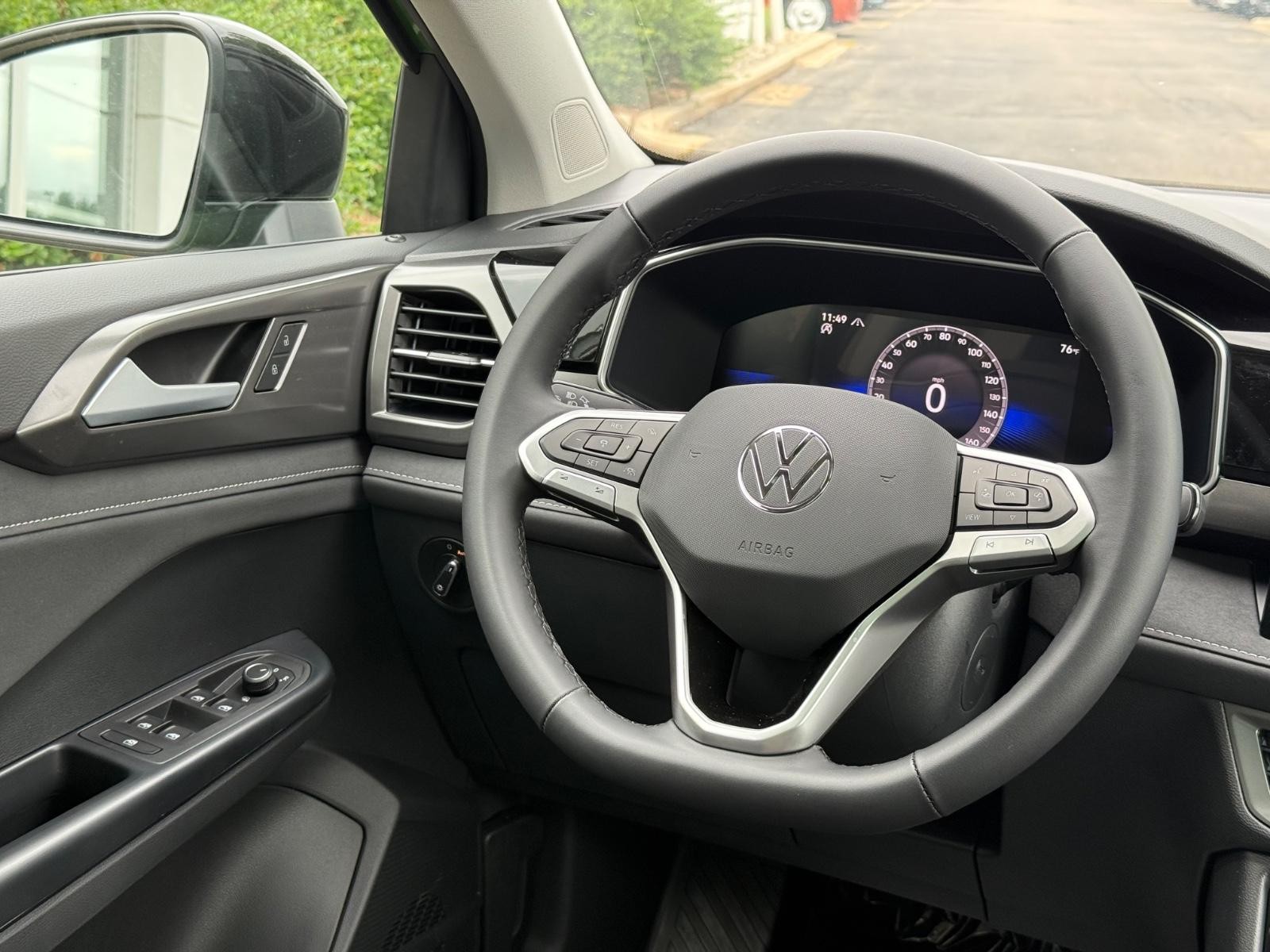 Volkswagen Taos Vehicle Image 09