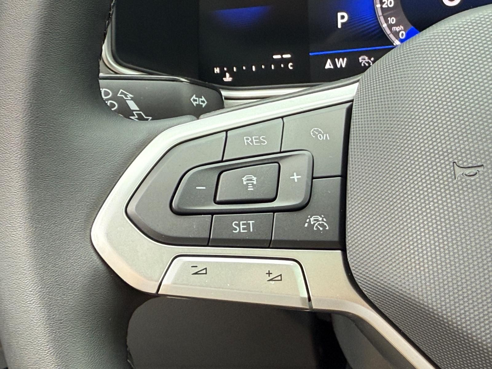 Volkswagen Taos Vehicle Image 11