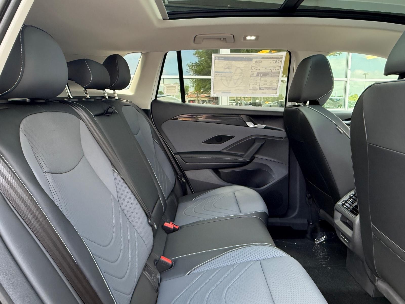 Volkswagen Tiguan Vehicle Image 05