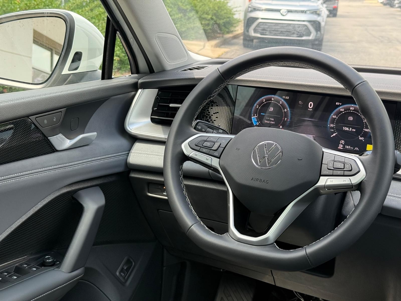 Volkswagen Tiguan Vehicle Image 08