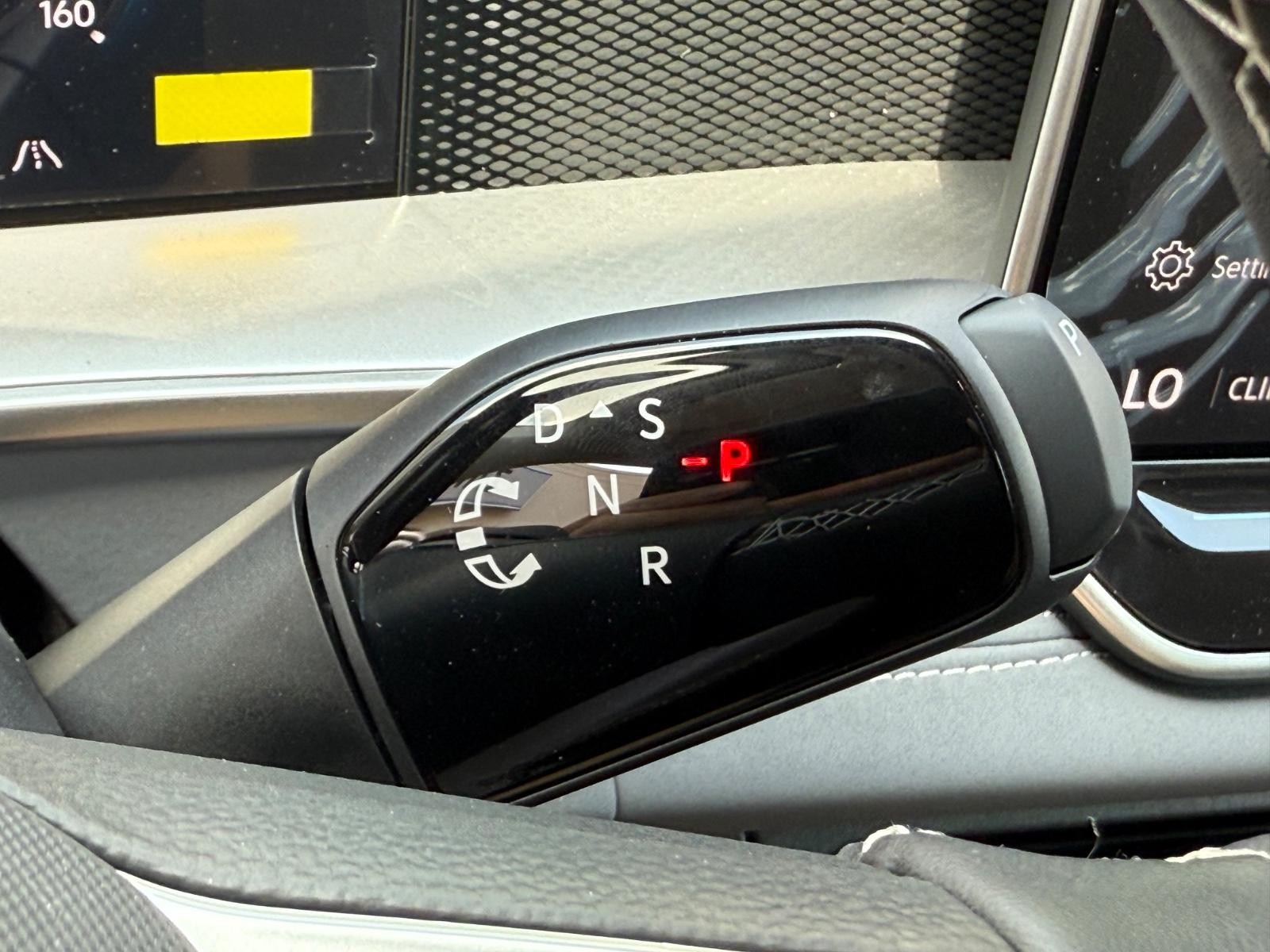 Volkswagen Tiguan Vehicle Image 12
