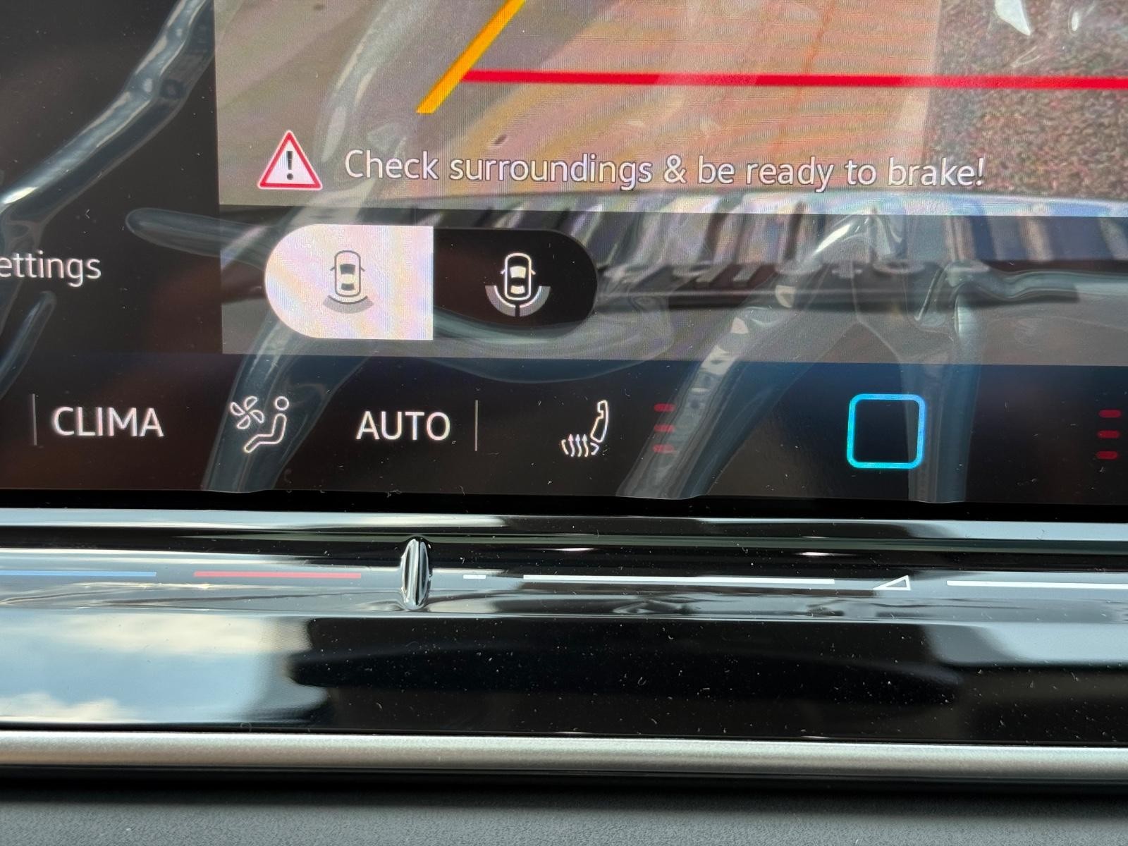 Volkswagen Tiguan Vehicle Image 14