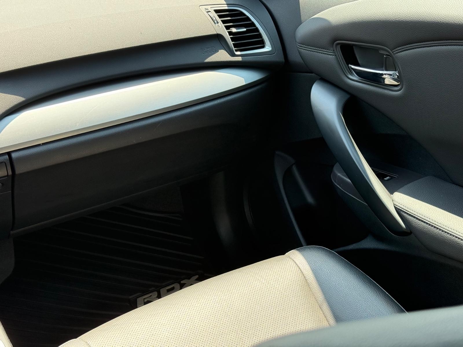 Acura RDX Vehicle Image 14