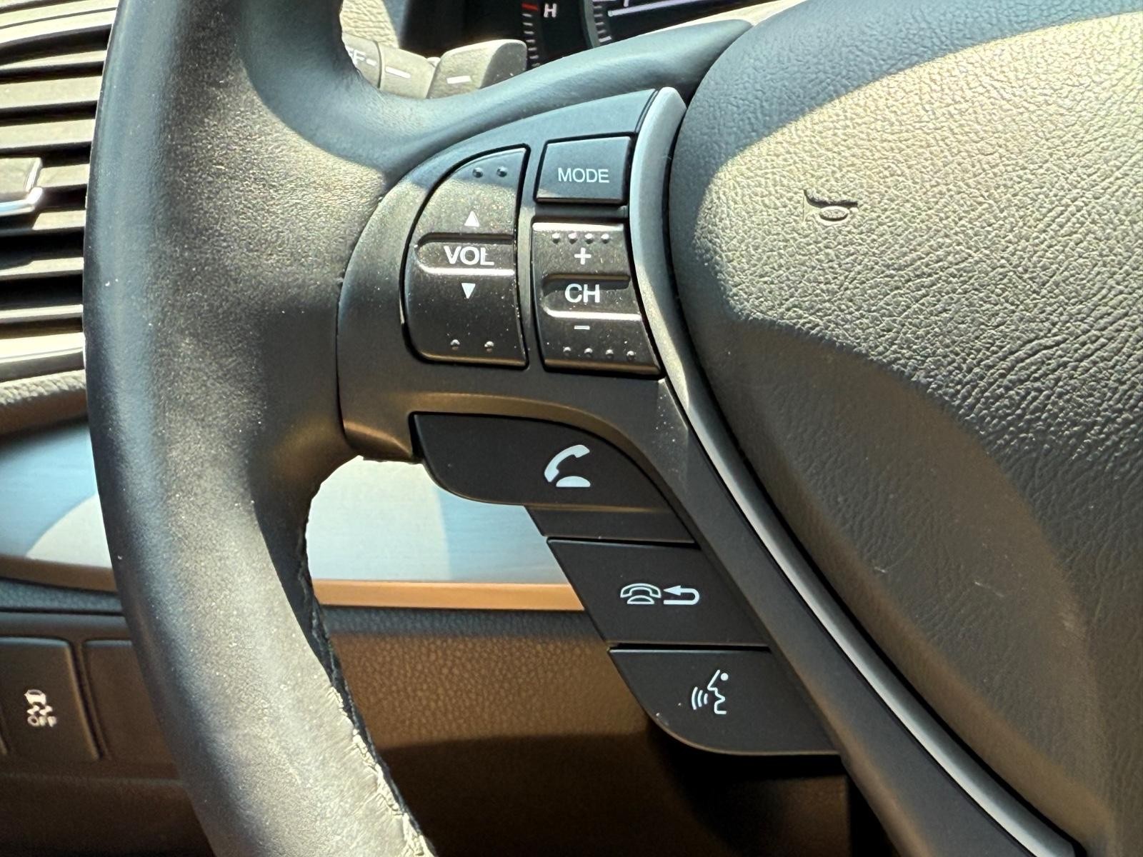 Acura RDX Vehicle Image 16