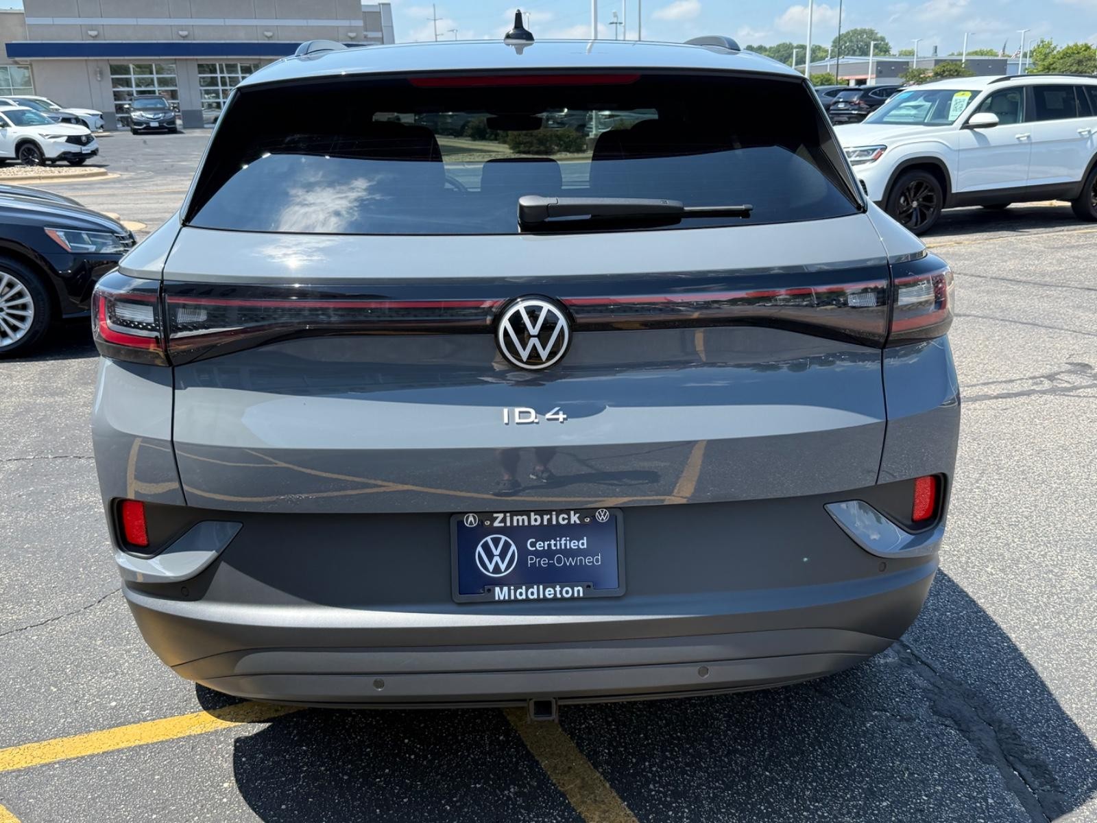 Volkswagen ID.4 Vehicle Image 04
