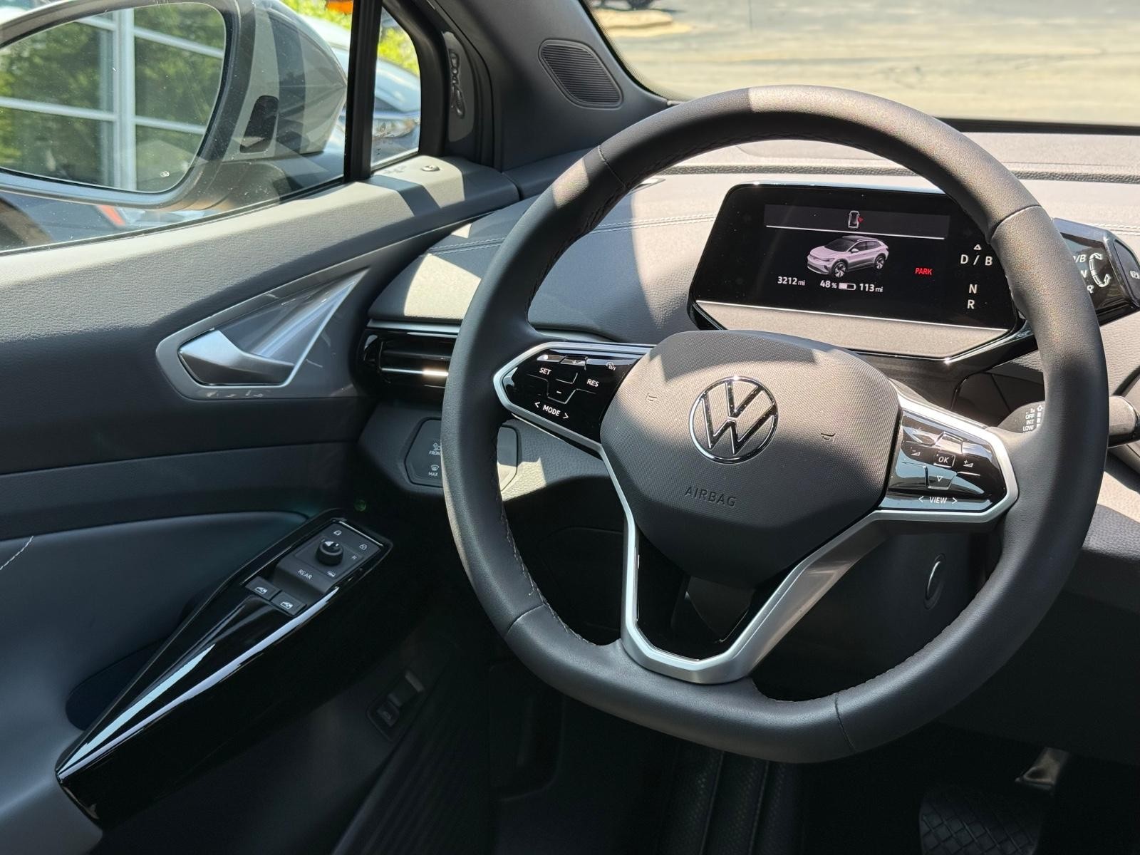 Volkswagen ID.4 Vehicle Image 13