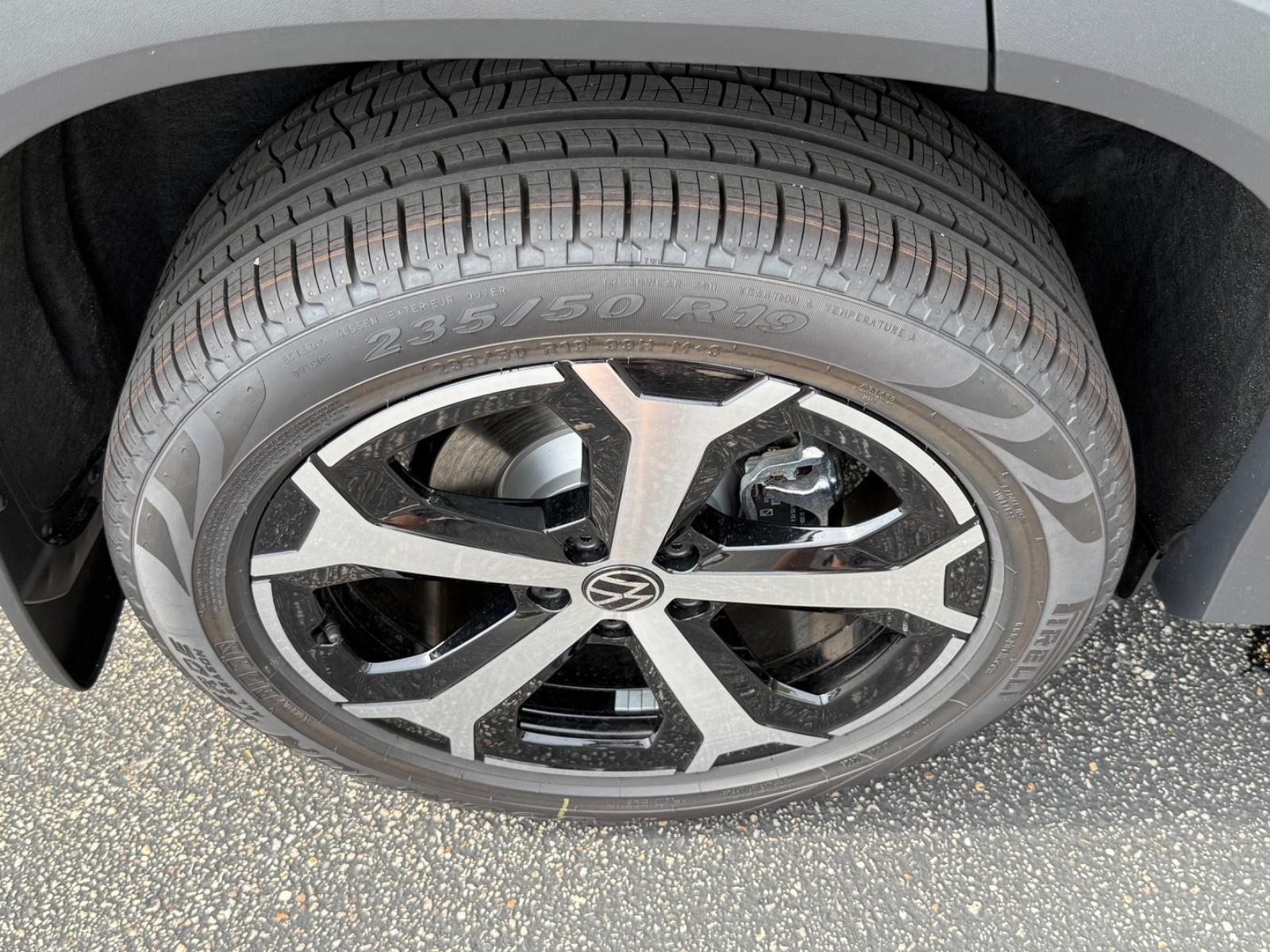 Volkswagen Tiguan Vehicle Image 04