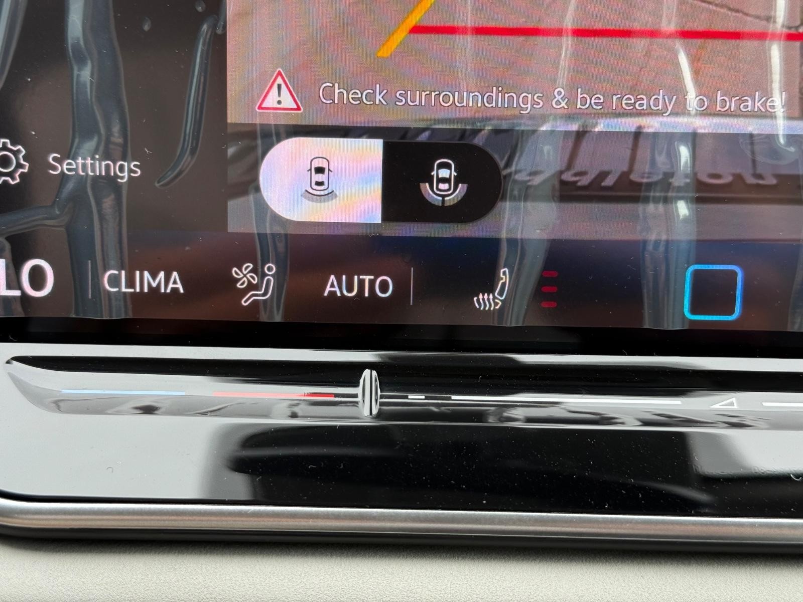 Volkswagen Tiguan Vehicle Image 14