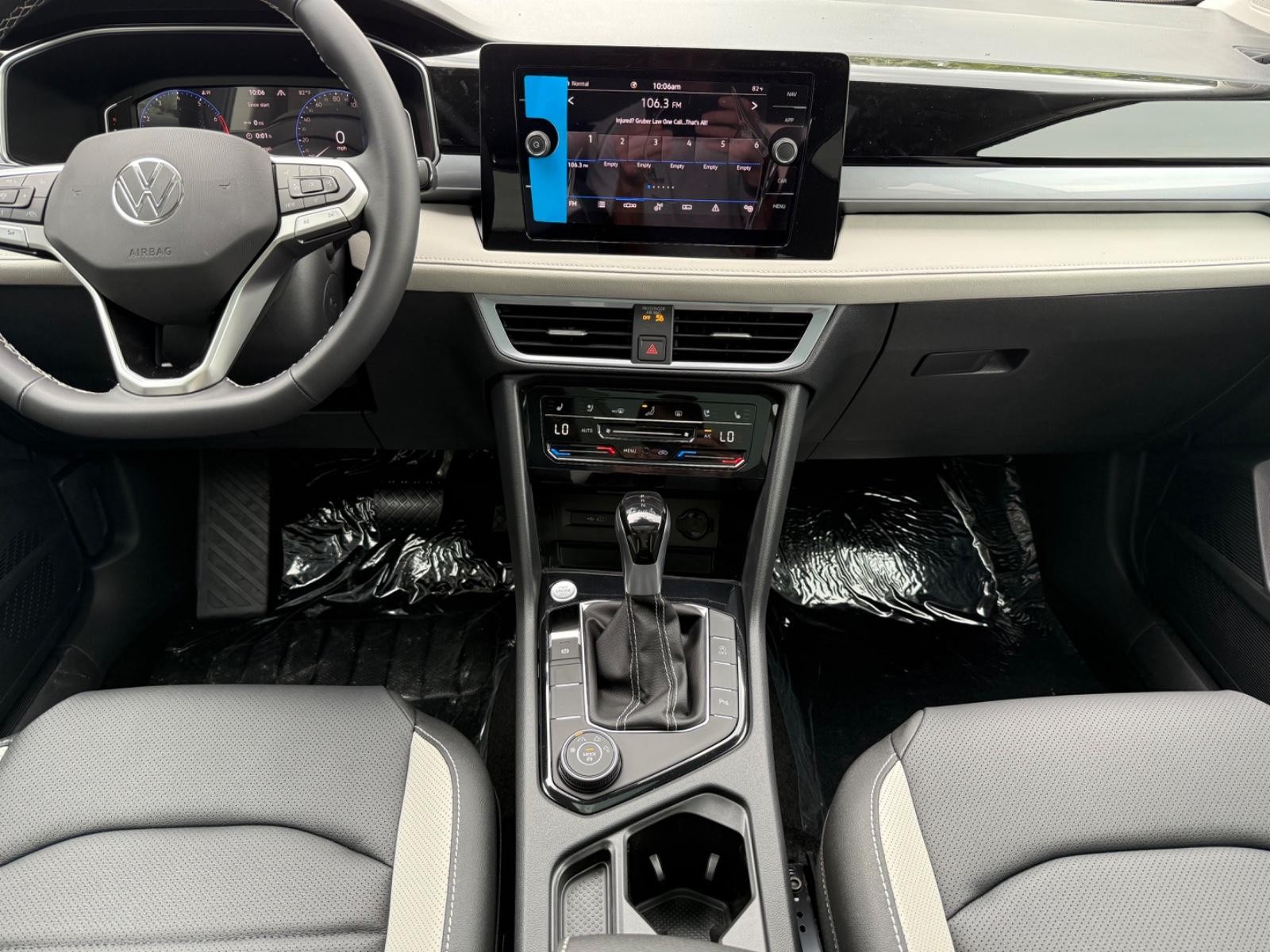 Volkswagen Taos Vehicle Image 06