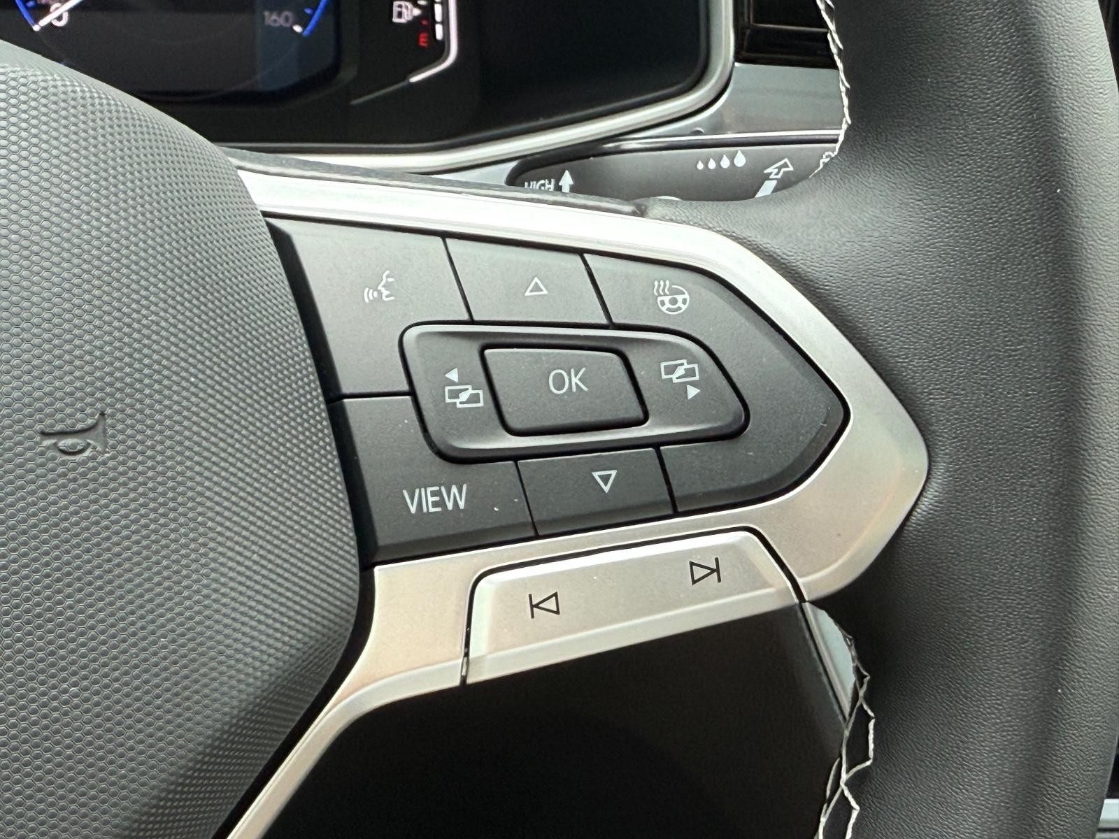 Volkswagen Taos Vehicle Image 12