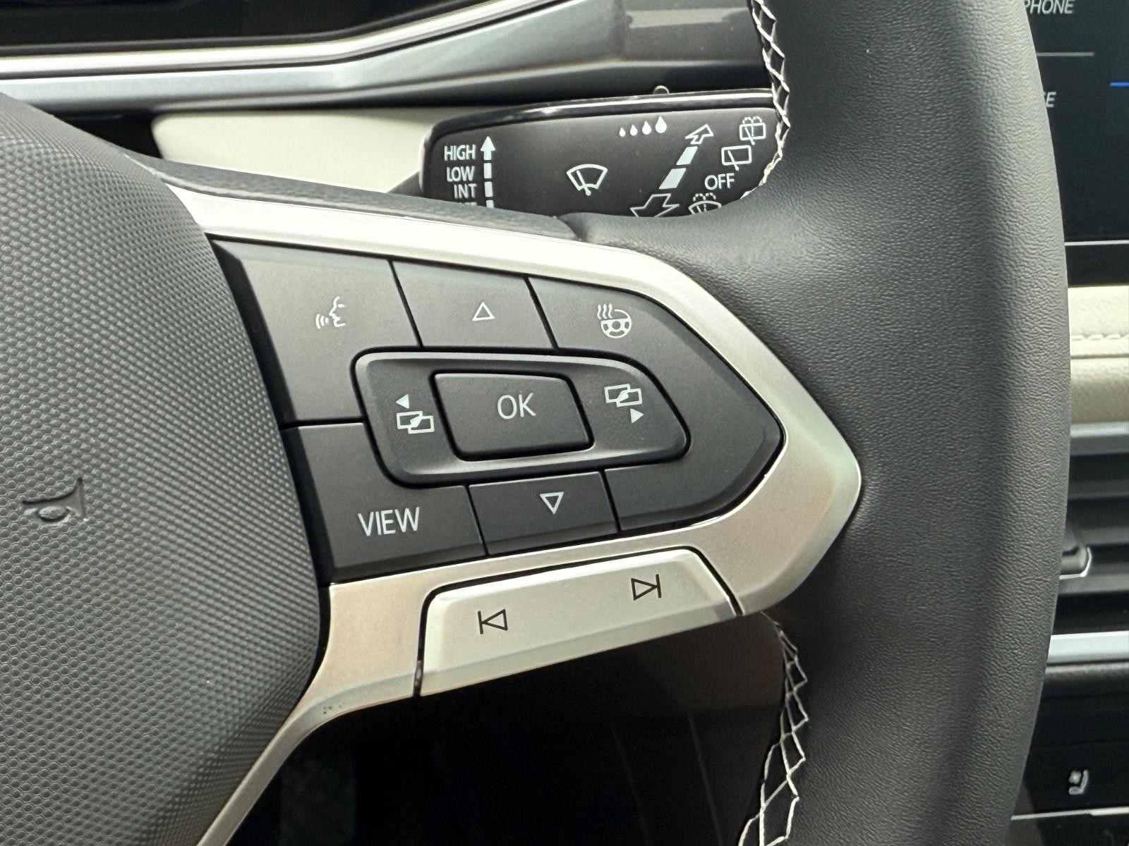 Volkswagen Taos Vehicle Image 12