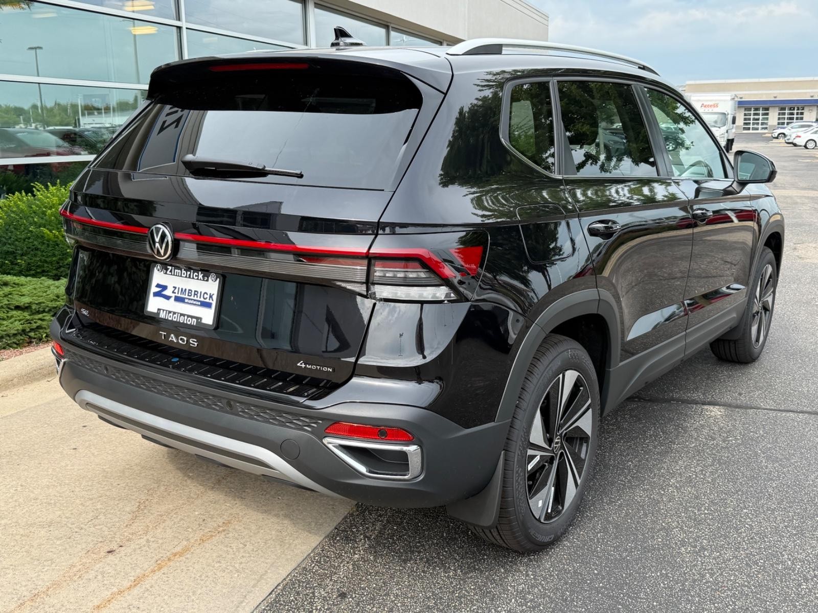 Volkswagen Taos Vehicle Image 03
