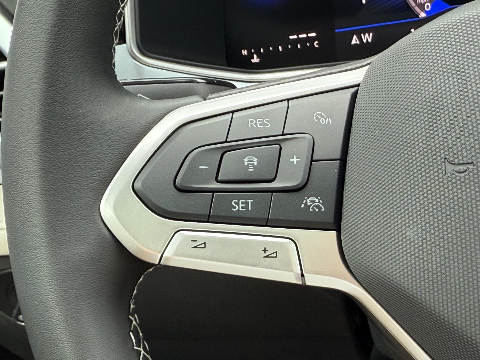 Volkswagen Taos Vehicle Image 11