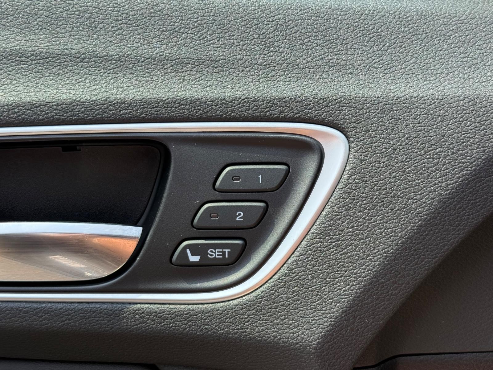 Acura TLX Vehicle Image 16