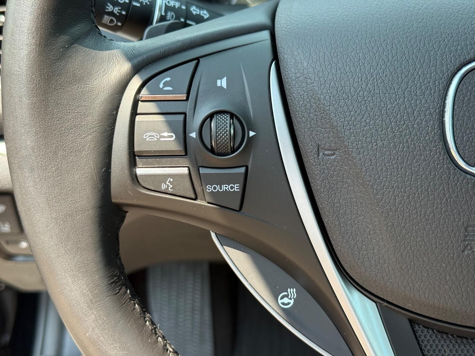 Acura TLX Vehicle Image 17