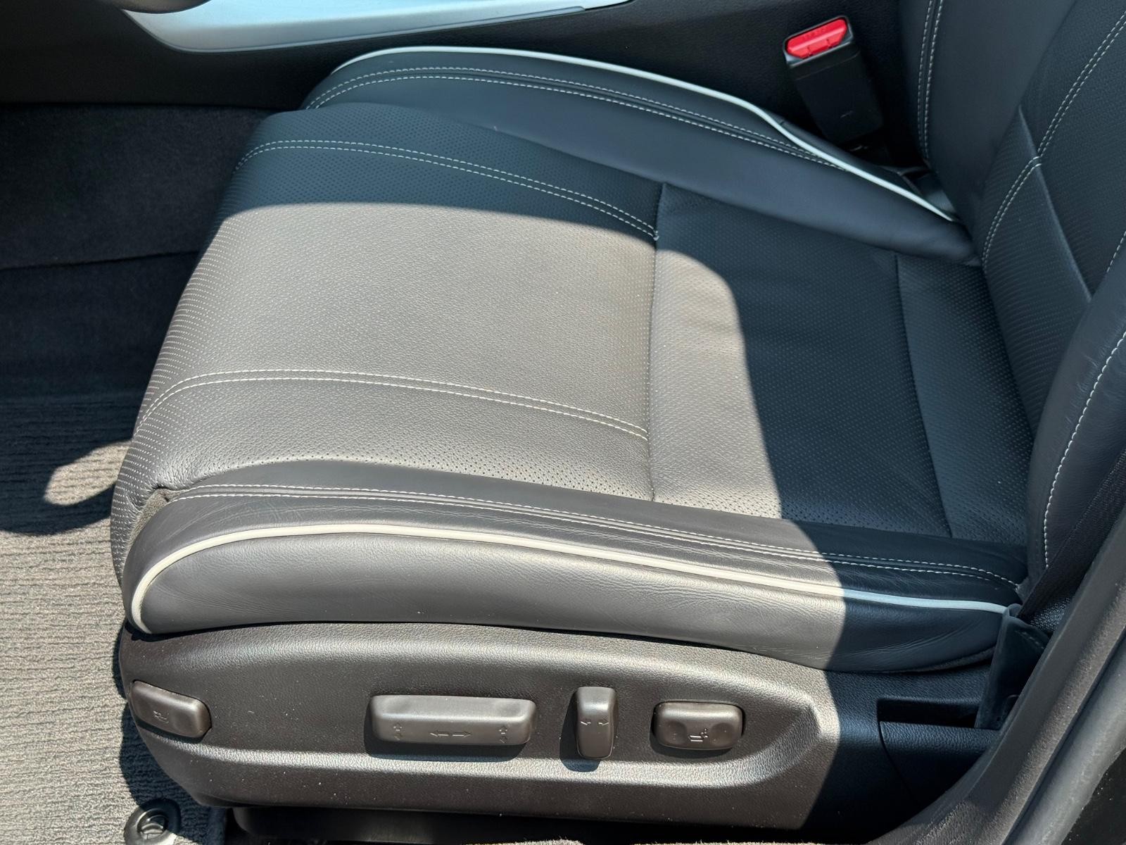 Acura TLX Vehicle Image 24