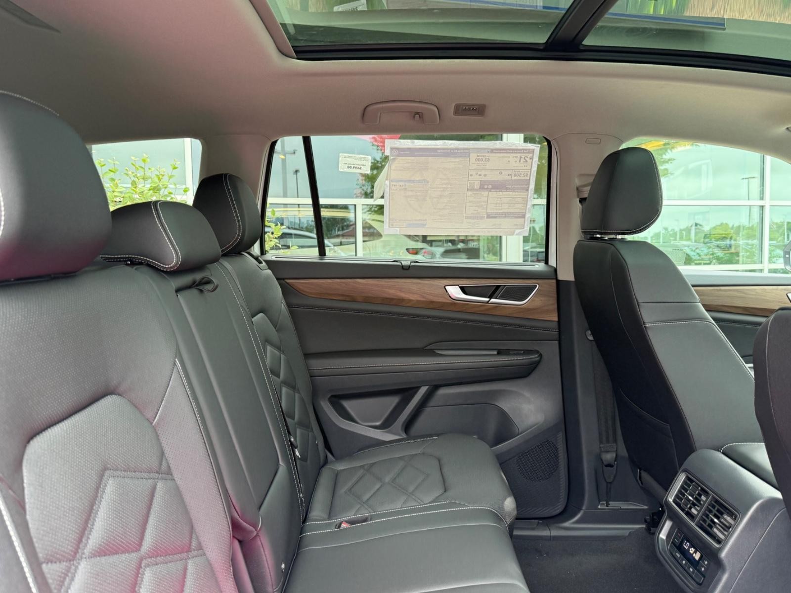 Volkswagen Atlas Vehicle Image 05