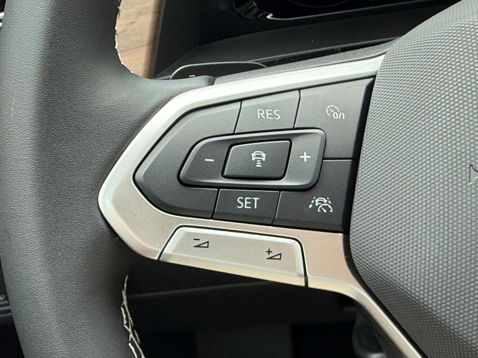 Volkswagen Atlas Vehicle Image 11