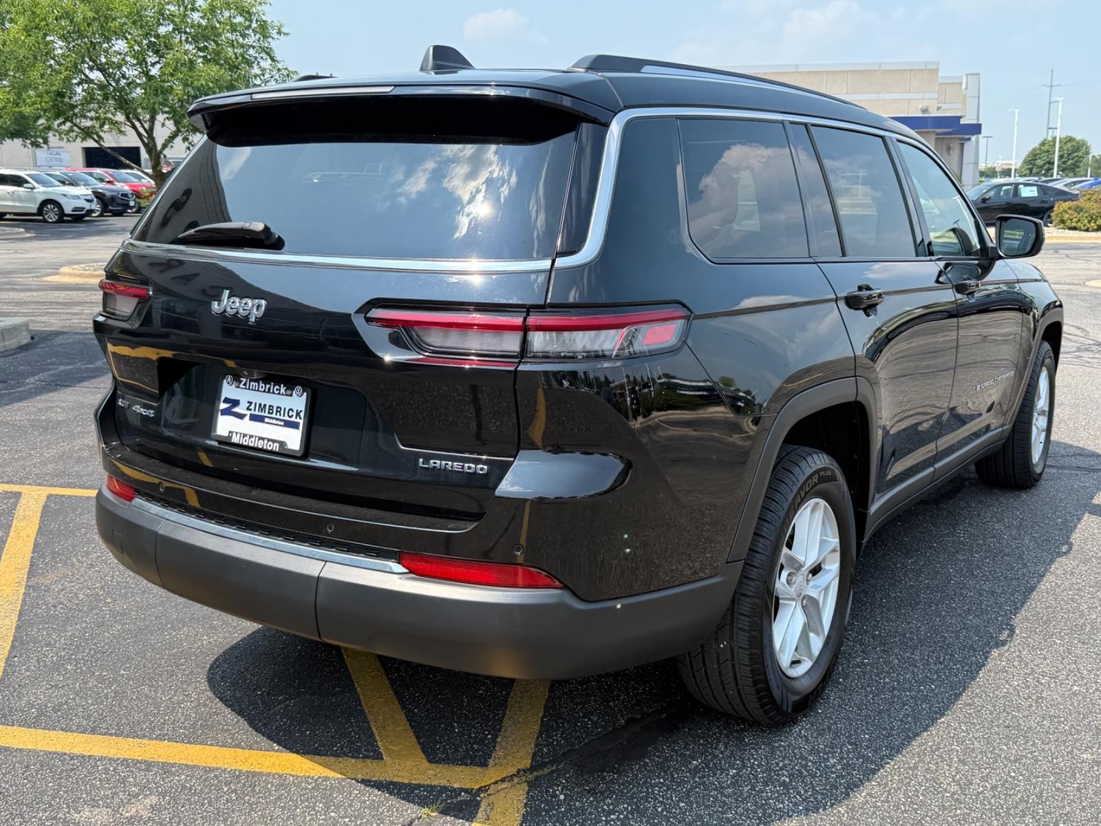Jeep Grand Cherokee L Vehicle Image 03