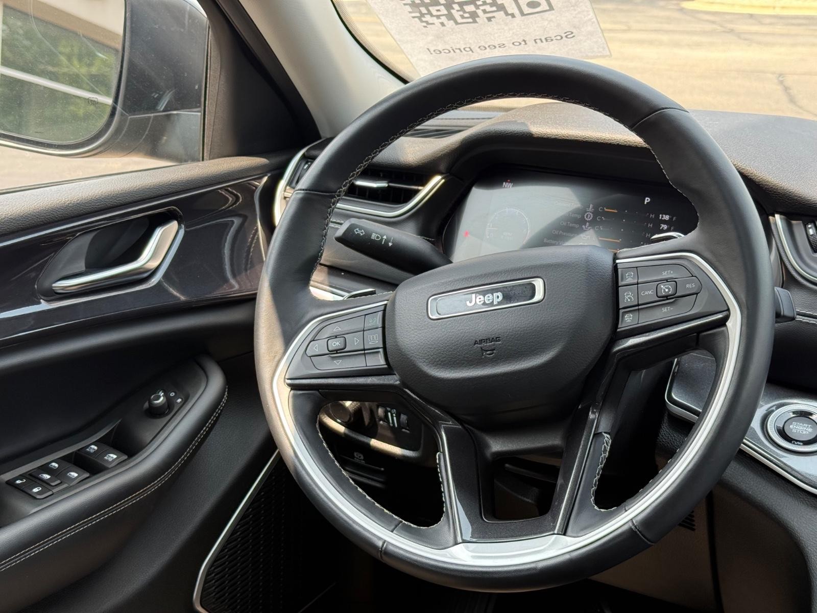 Jeep Grand Cherokee L Vehicle Image 15