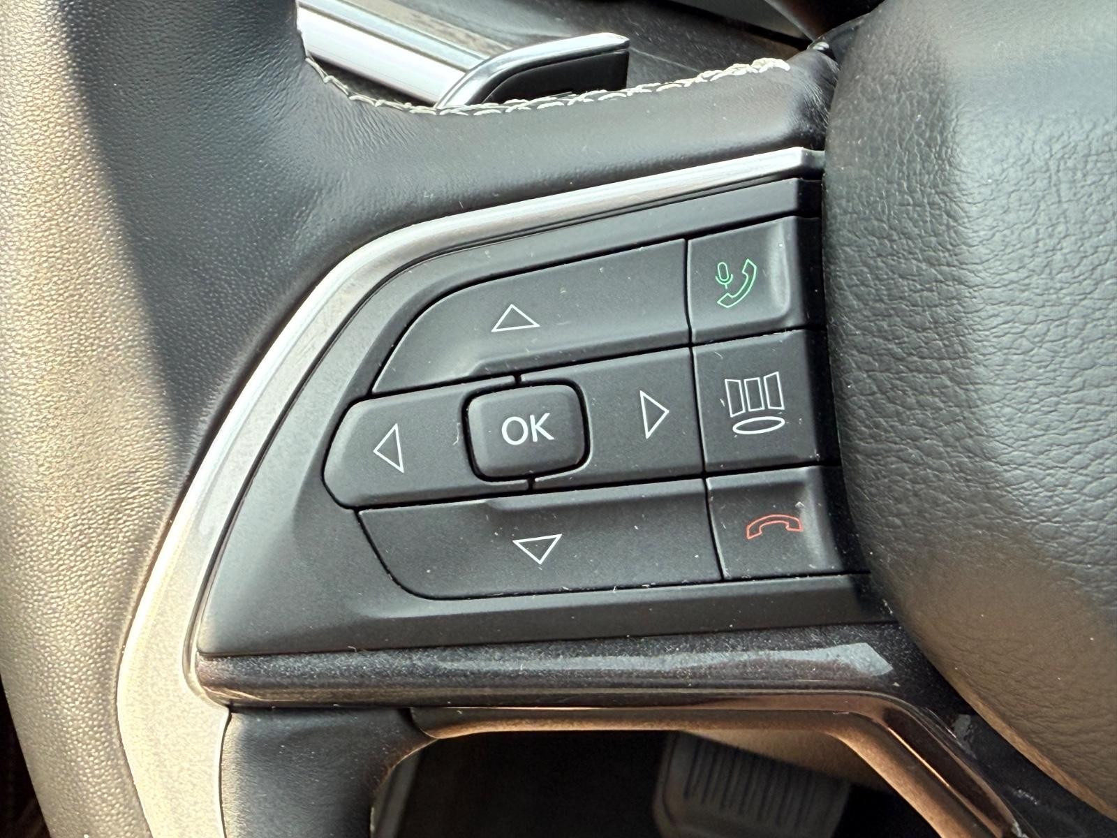Jeep Grand Cherokee L Vehicle Image 17