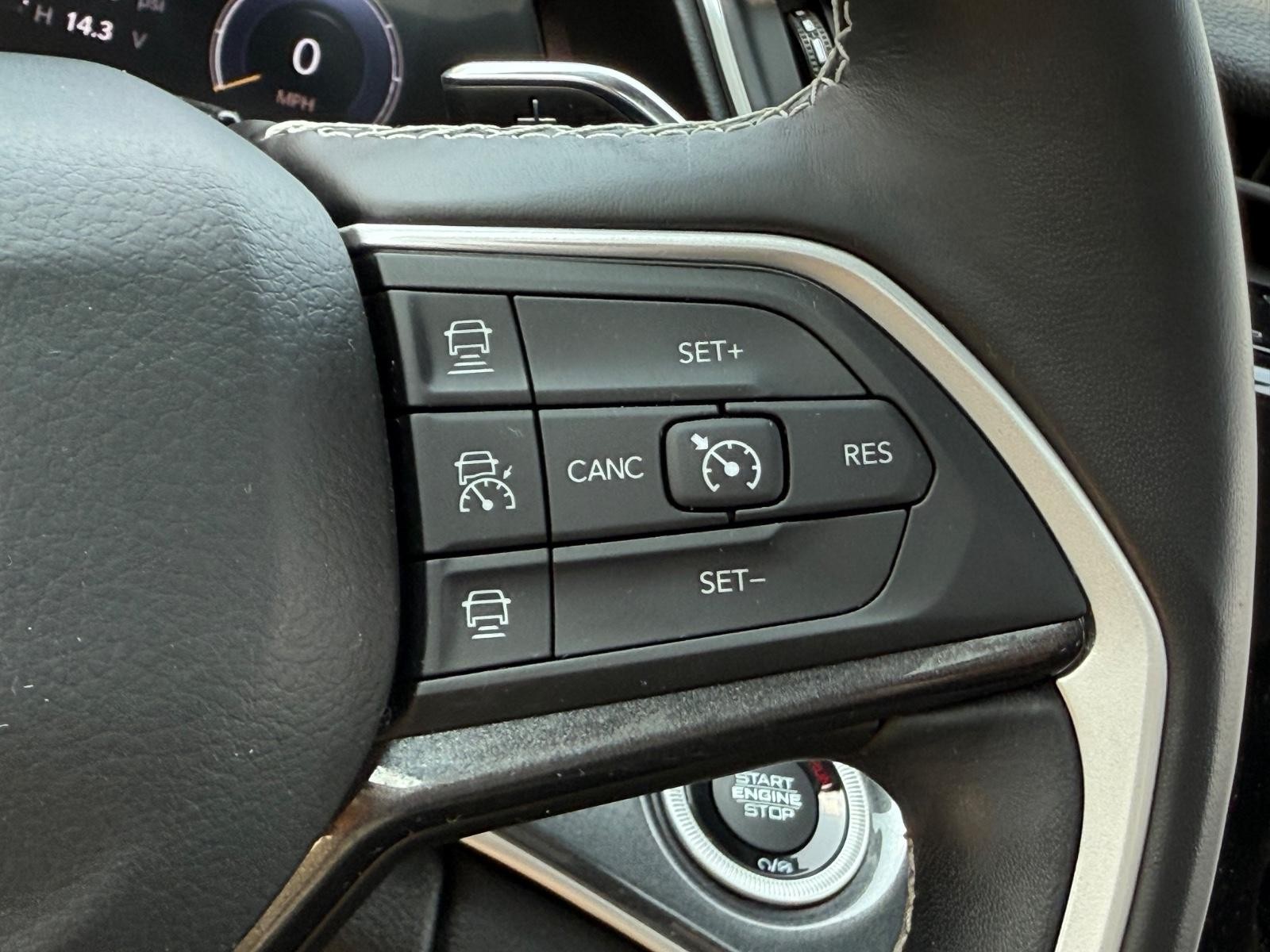 Jeep Grand Cherokee L Vehicle Image 18