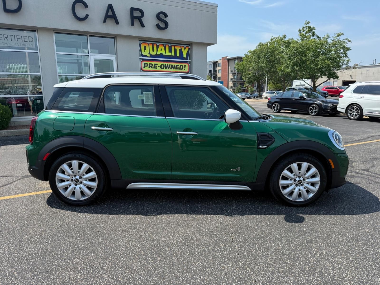MINI Countryman Vehicle Image 02