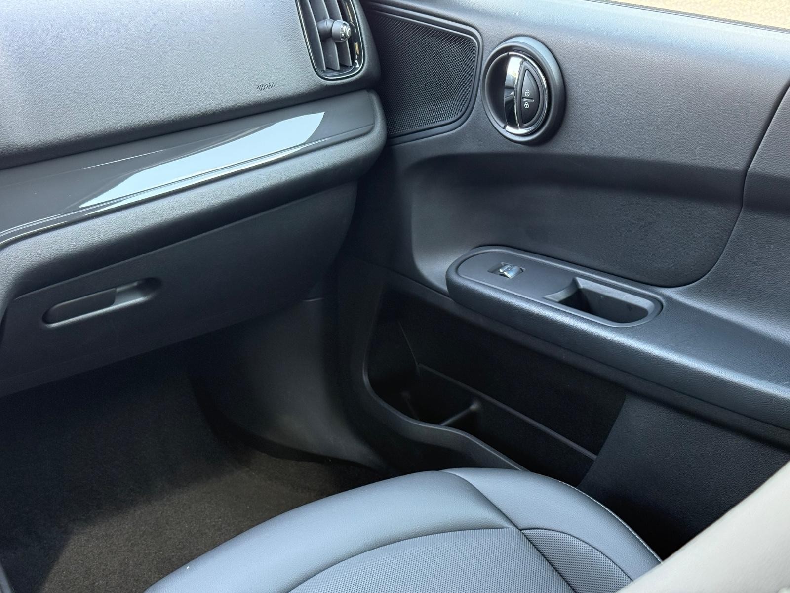 MINI Countryman Vehicle Image 15
