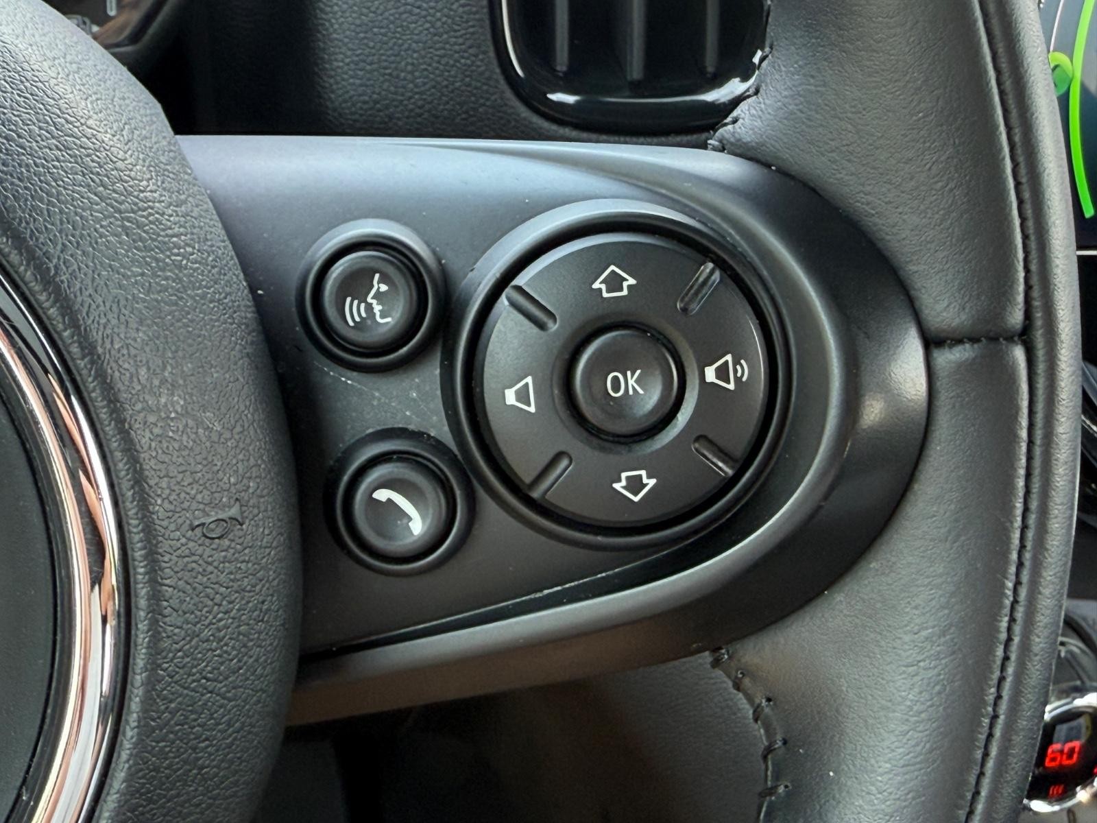 MINI Countryman Vehicle Image 17