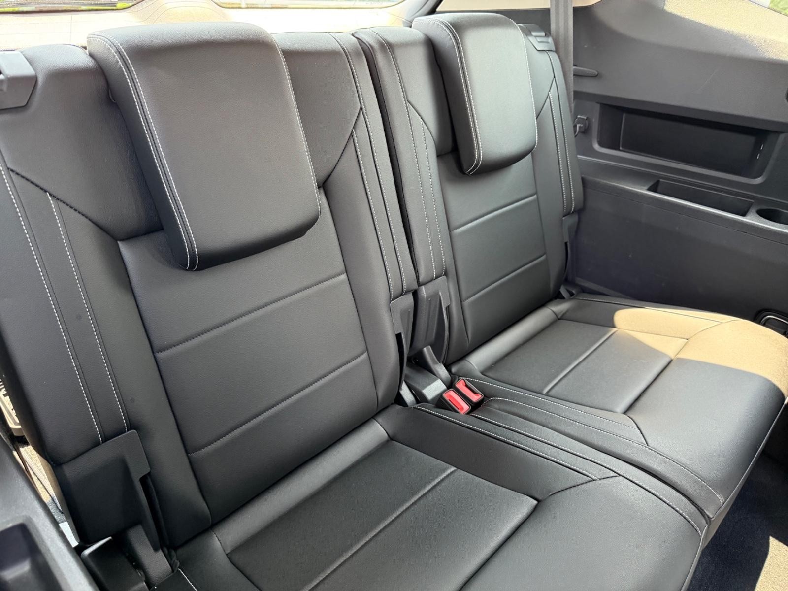 Volkswagen Atlas Vehicle Image 11