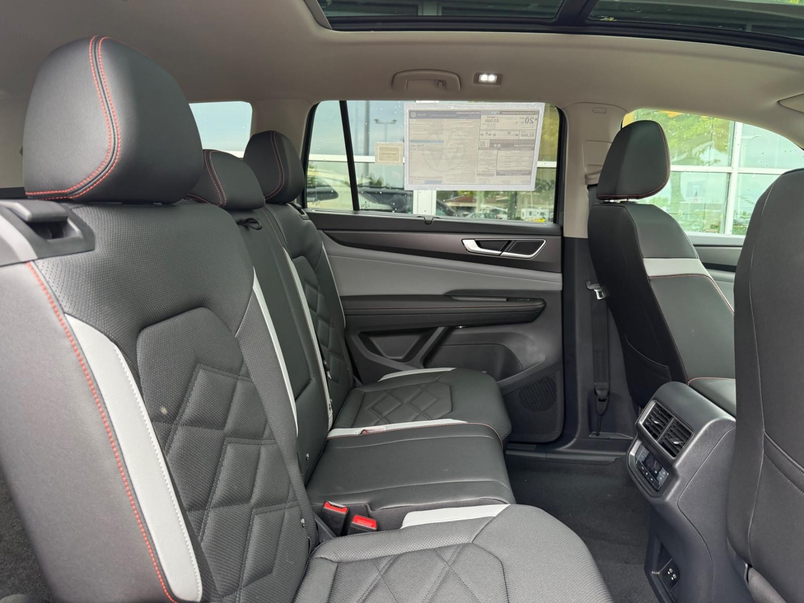 Volkswagen Atlas Vehicle Image 05
