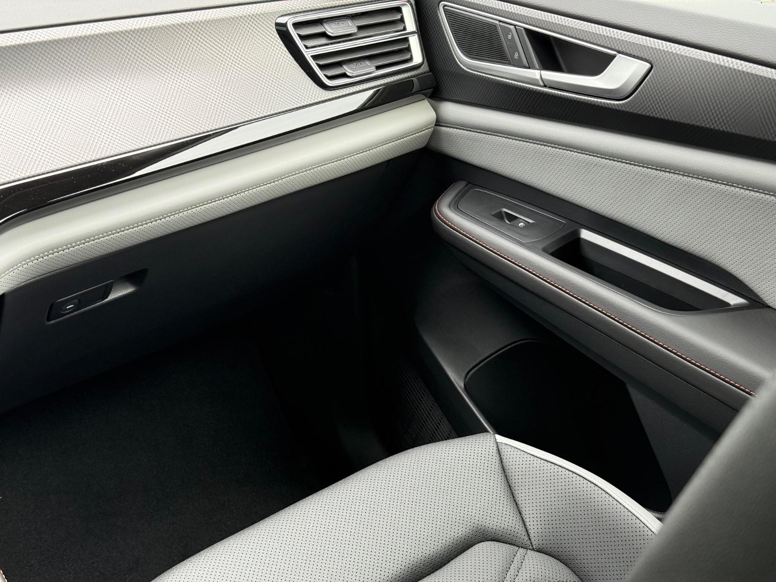 Volkswagen Atlas Vehicle Image 10