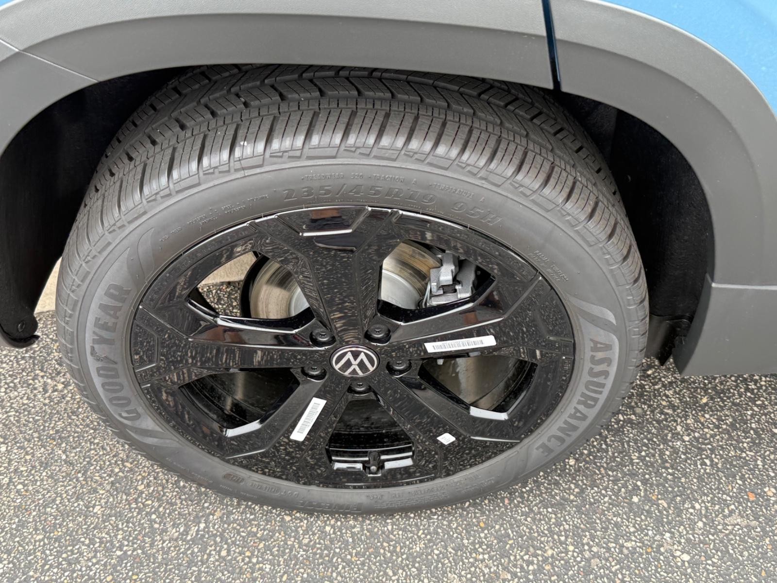 Volkswagen Taos Vehicle Image 04
