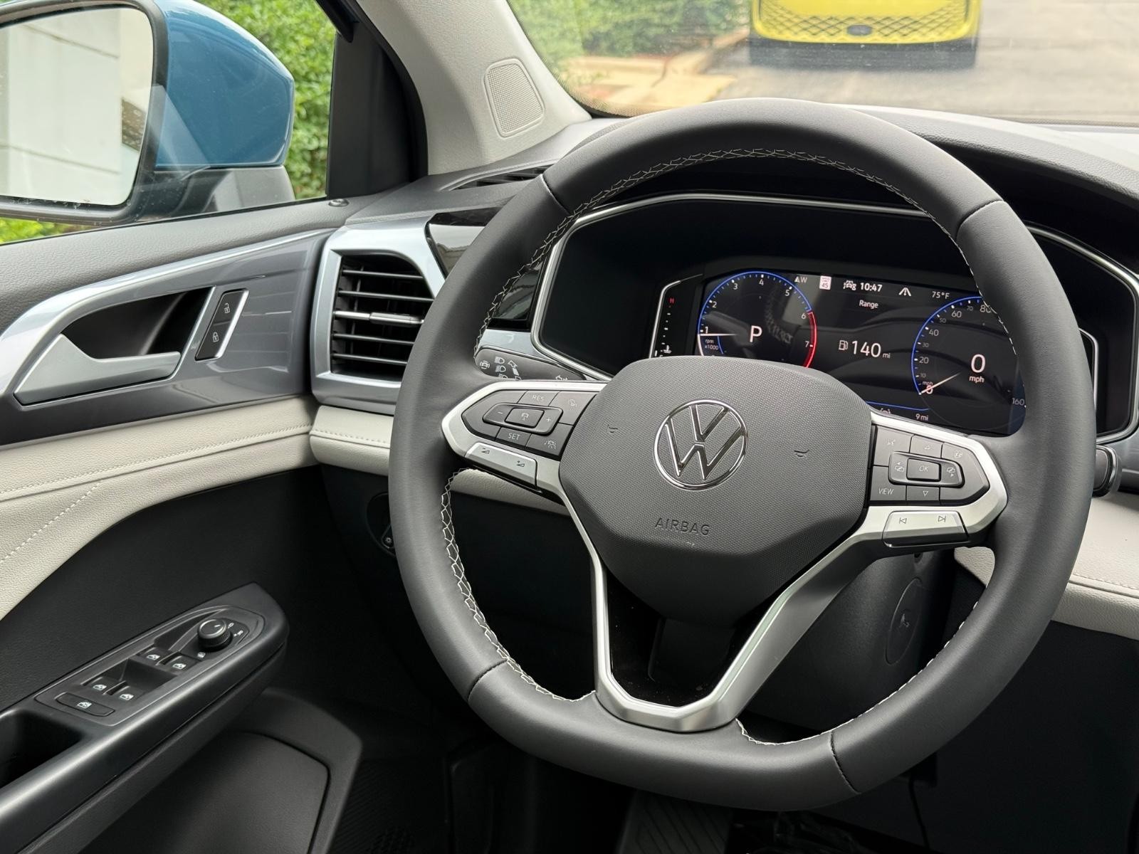 Volkswagen Taos Vehicle Image 09