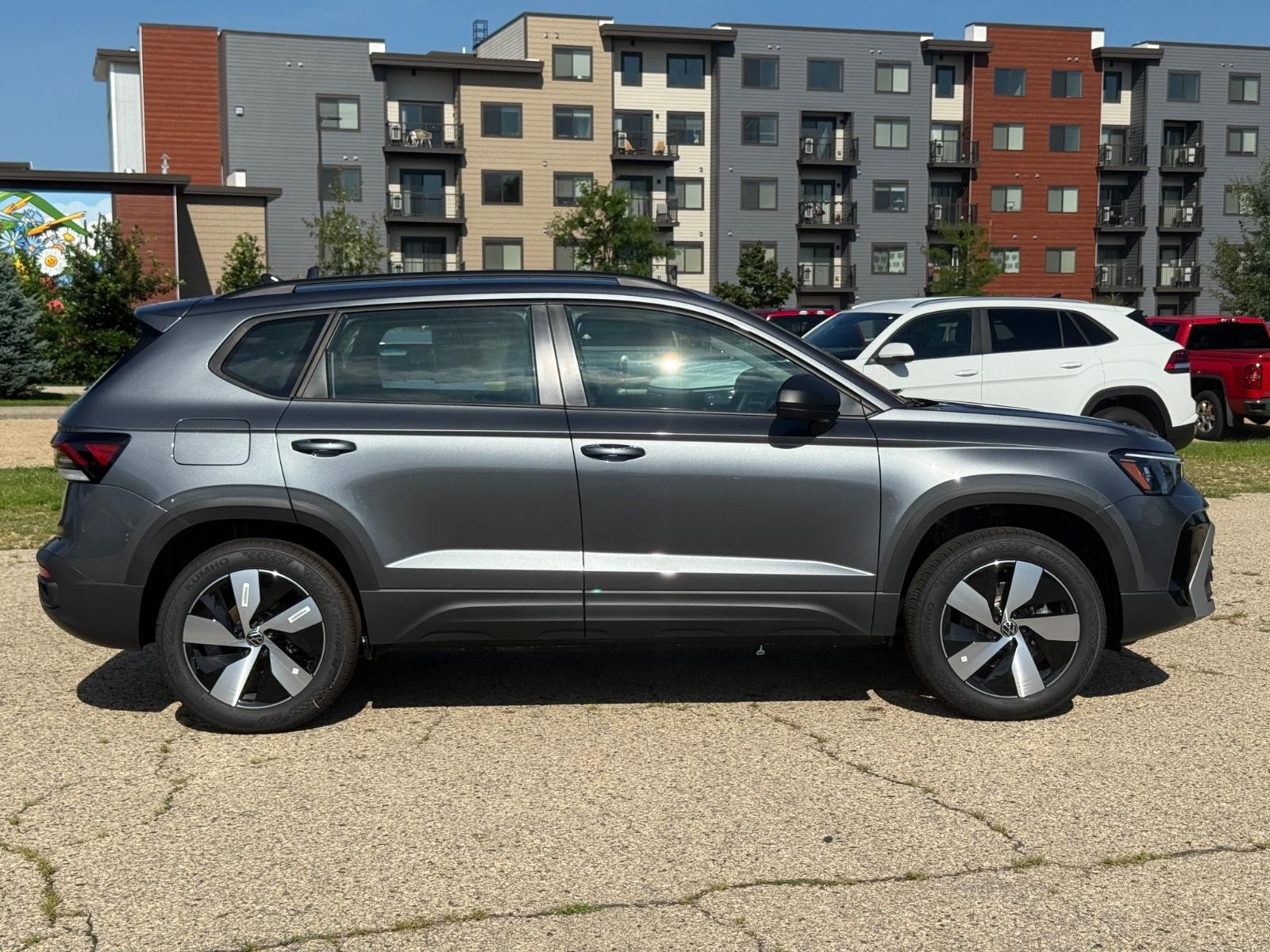 Volkswagen Taos Vehicle Image 02