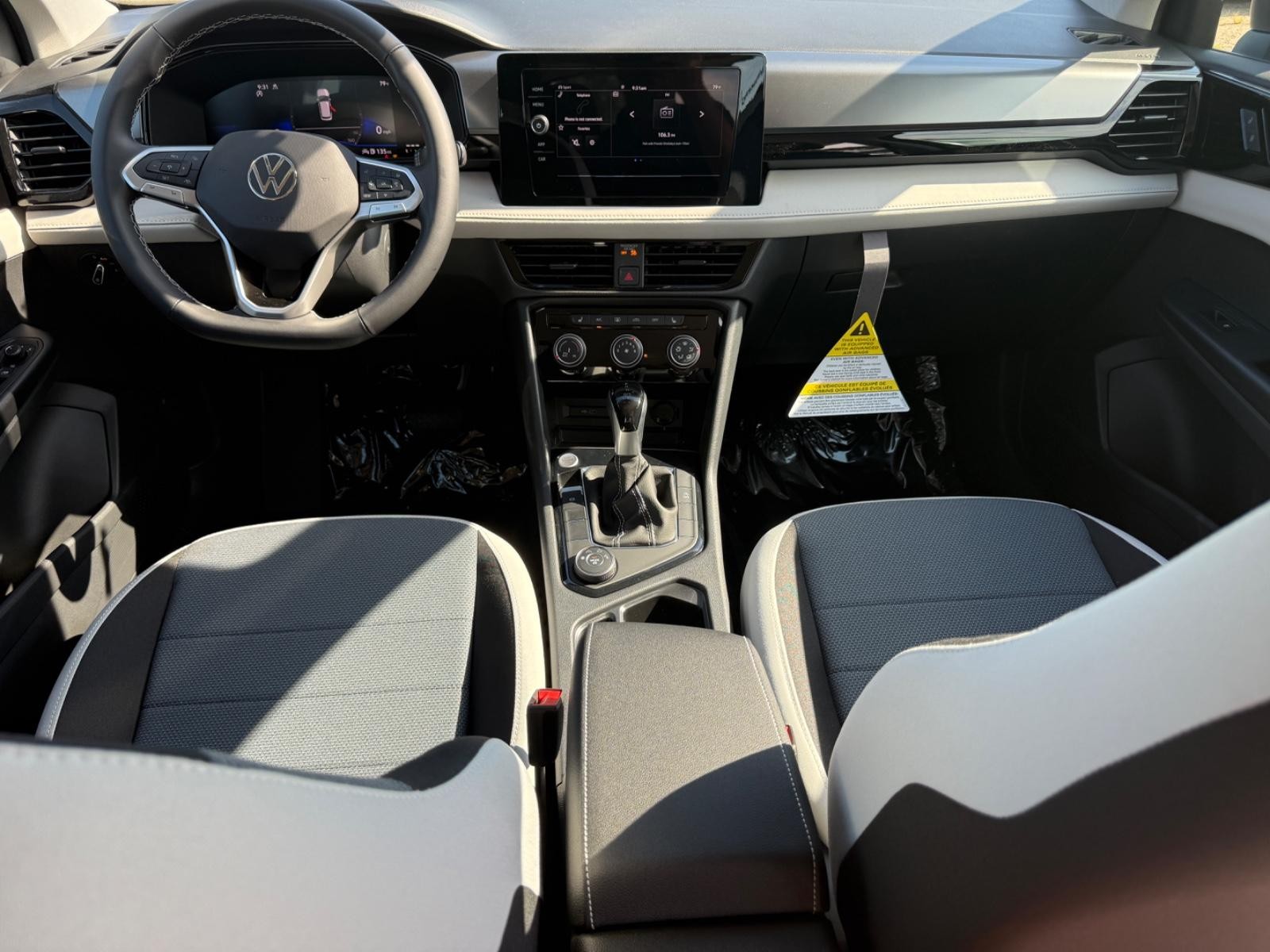 Volkswagen Taos Vehicle Image 06