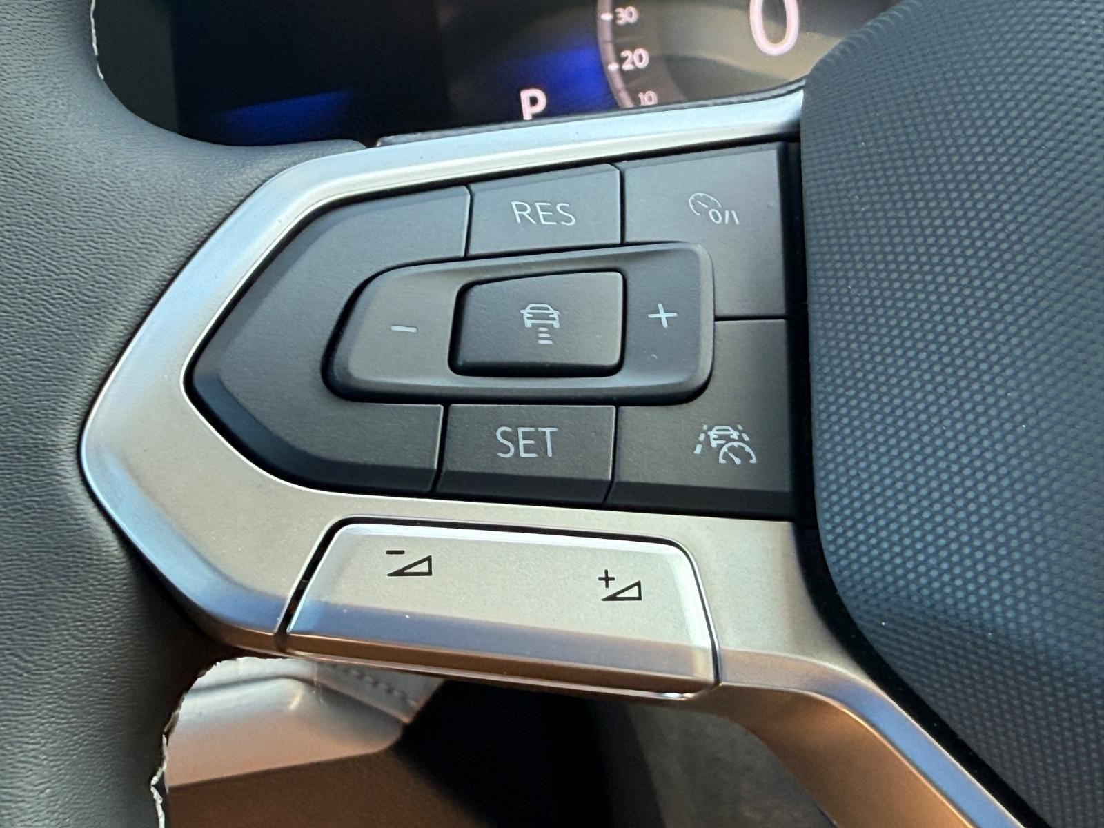Volkswagen Taos Vehicle Image 08